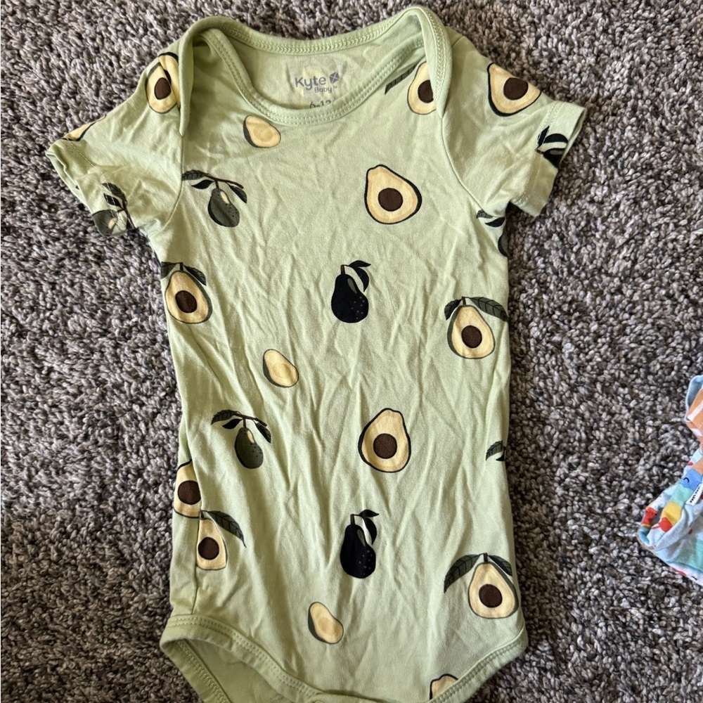 Kyte BABY Green and Black Bodysuit with Avocado Print